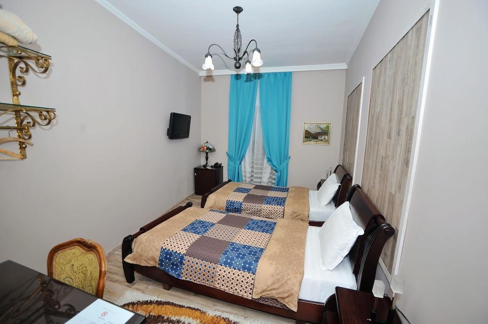 Dream Hotel Тирана Экстерьер фото