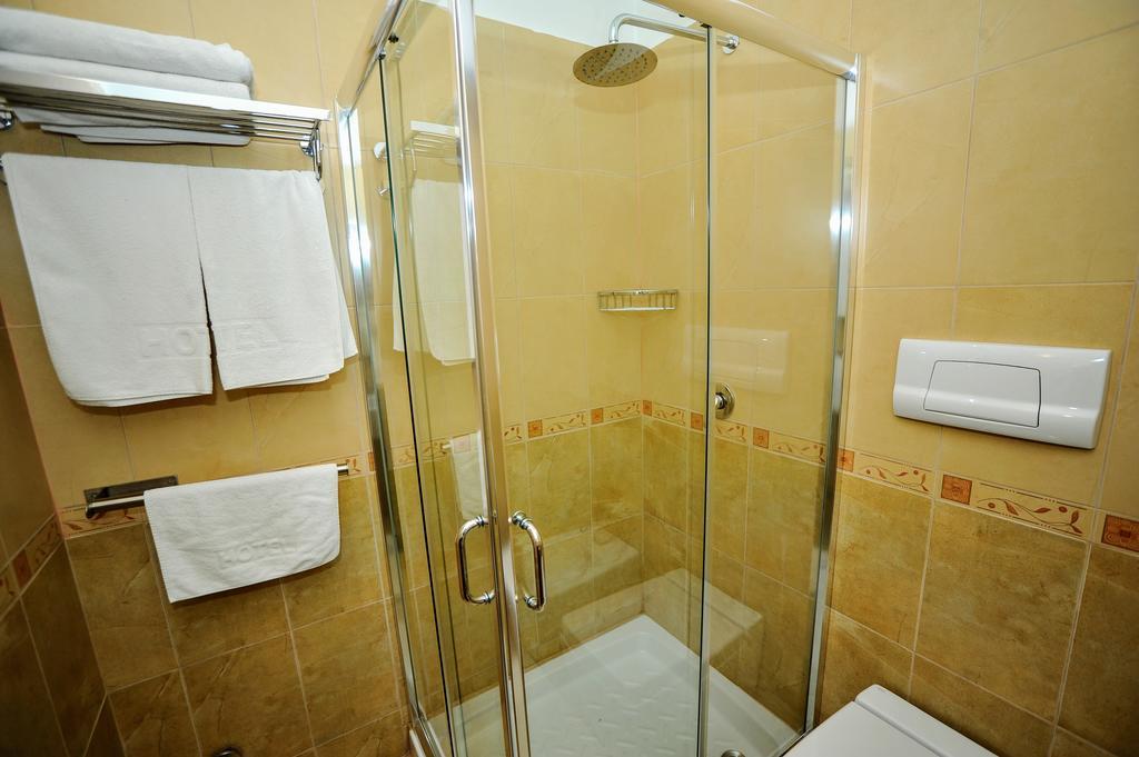 Dream Hotel Тирана Экстерьер фото